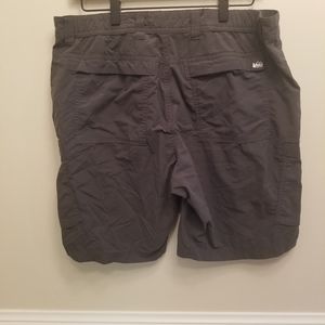 REI, Men's Gray Cargo Shorts, Size 36